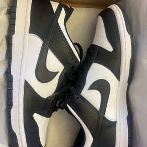 Nike Panda Dunks
